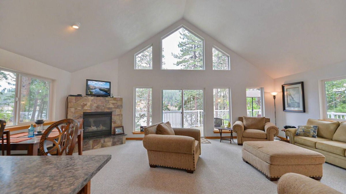 Kettle Falls House | Lake Front ✔ Peace ✔ Lake Roosevelt ✔ Relaxation ✔