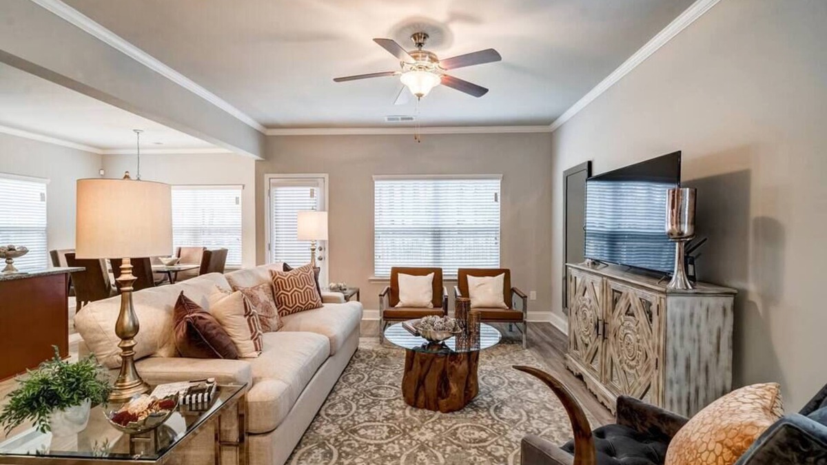 Morrow House | Lake-Front View Home W/Open Deck & 2 King Beds
