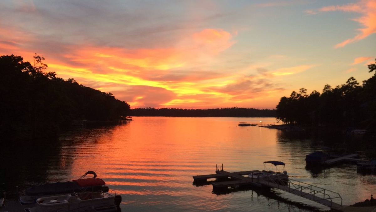 Dadeville Condo | Lake Front, Walk out ground level, Sunset VIEW, Dedicated Slip, Awesome Pool