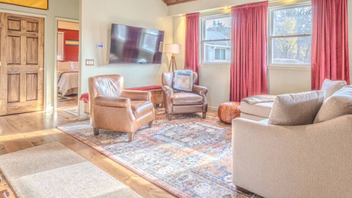 Lake George Cabin | Lake George Luxury Cabin (2 bed/2 bath)