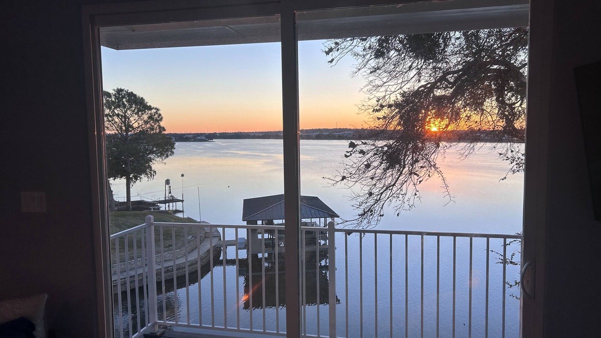 Granbury Cottage | Lake Granbury Cottage, Just steps from the historic square!