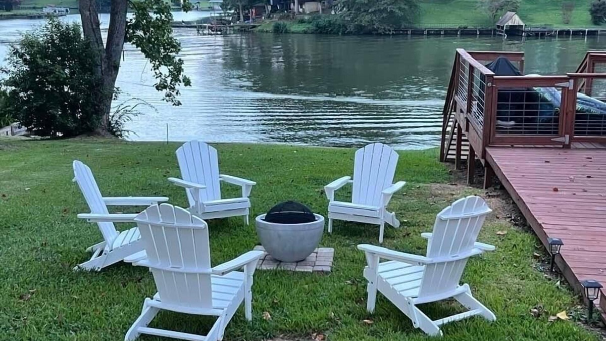 Greenwood House | Lake Greenwood Home - Come refresh in a quiet cove!