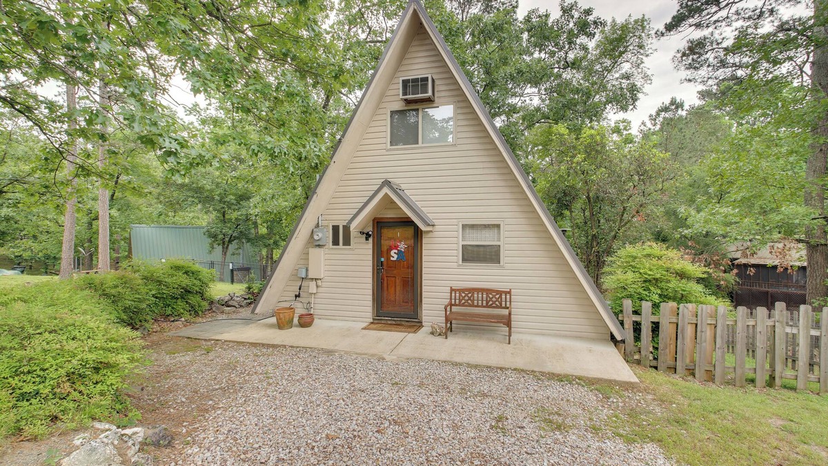 Mid America Cabin | Lake Hamilton Cabin: Boating Getaway!