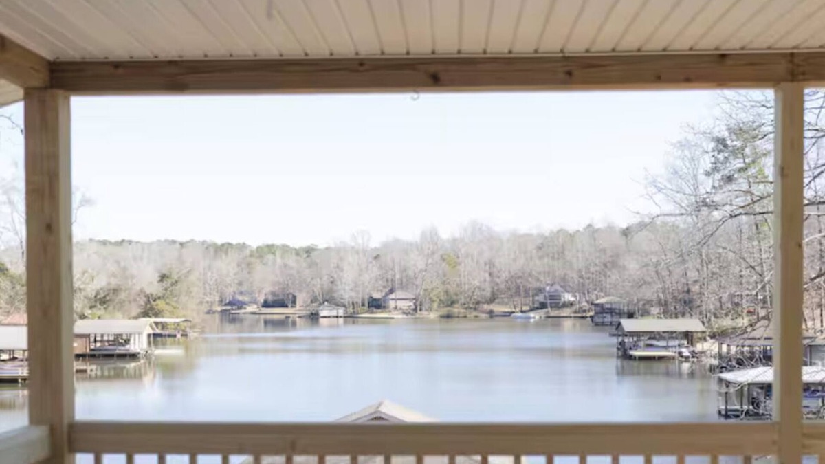 Valley House | Lake Harding Getaway-Near Auburn & Ft. Benning-Private Dock-3mi to Everything!