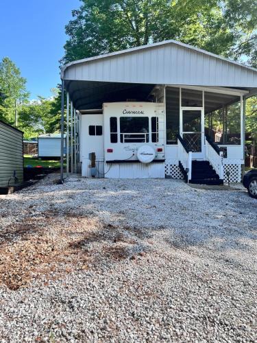 Westminster House | Lake Hartwell- Glamping - Turtle Cove