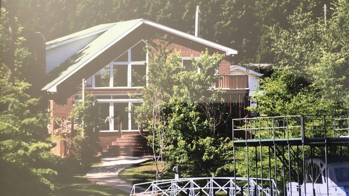 Reed Creek House | Lake Hartwell house, steps away from your boatdock