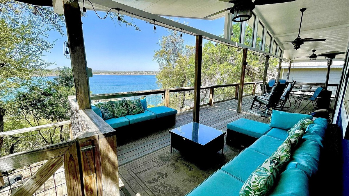 Canyon Lake Cottage | LAKE HAUS- Lake front home! Direct access to Canyon Lake.