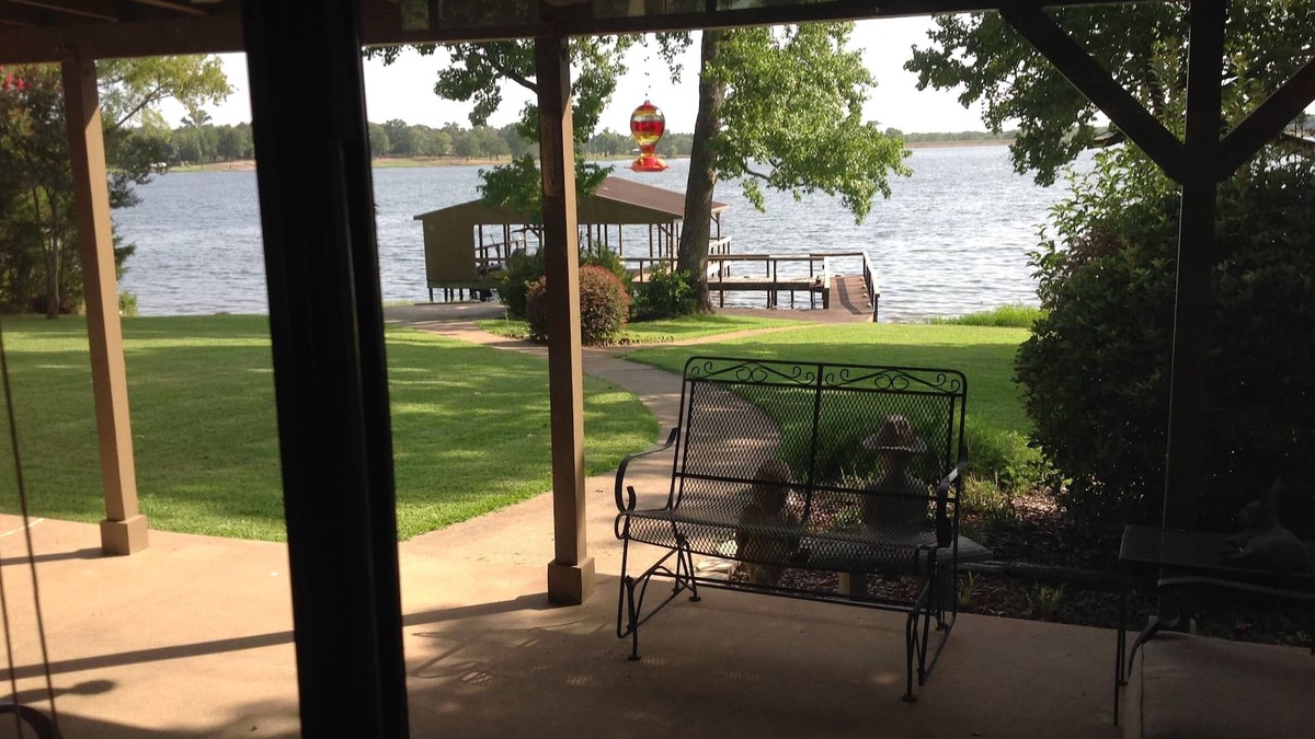 Mineola House | Lake Holbrook waterfront getaway!