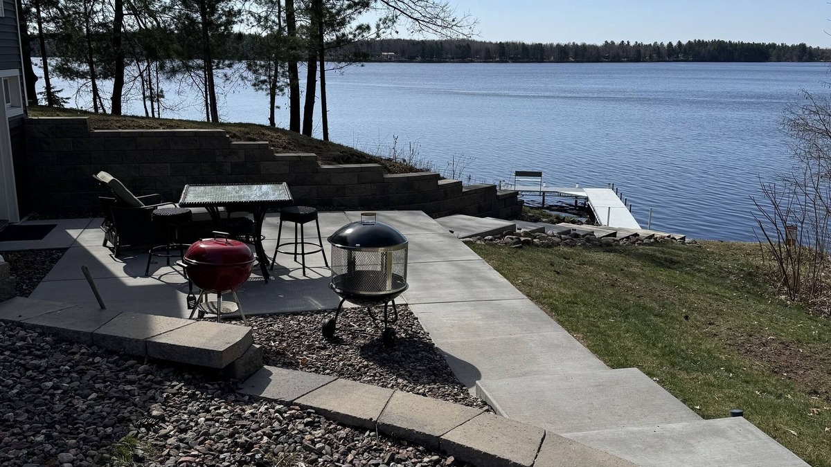 Holcombe Cabin | Lake Holcombe Lakehouse + Party Shed