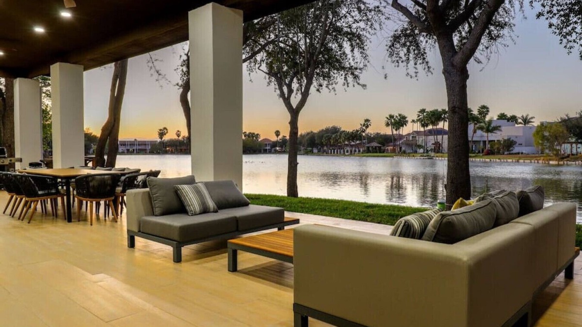 Mission House | Lake Home: Relax and Unwind in Mission Hidden Gem