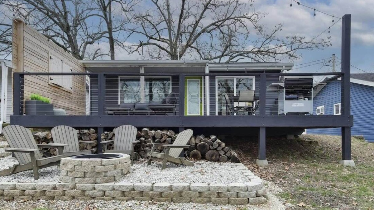 Kimberling City Cabin | Lake House - Lake Views - Outdoor Pool!