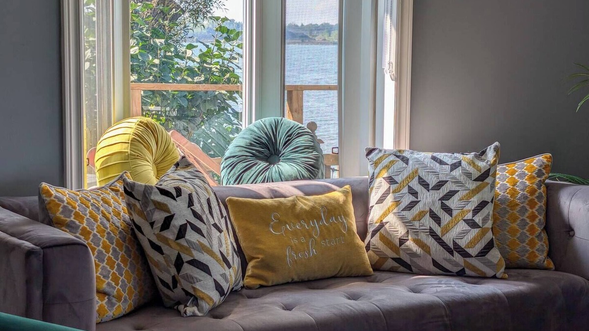 Prince Edward House | Lake House Manor Picton
