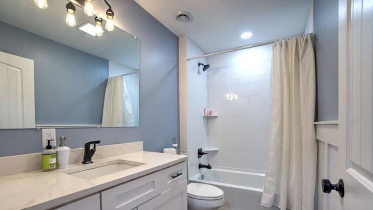 Pinckney House | Lake house on Portage Chain of lakes with paddle boards and kayaks!
