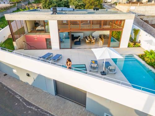 Estreito da Calheta Villa | Lake House