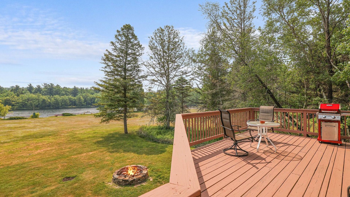 White Haven House | Lake House Retreat in the Heart of the Poconos. Hot Tub, Pool Table, Fire Pit
