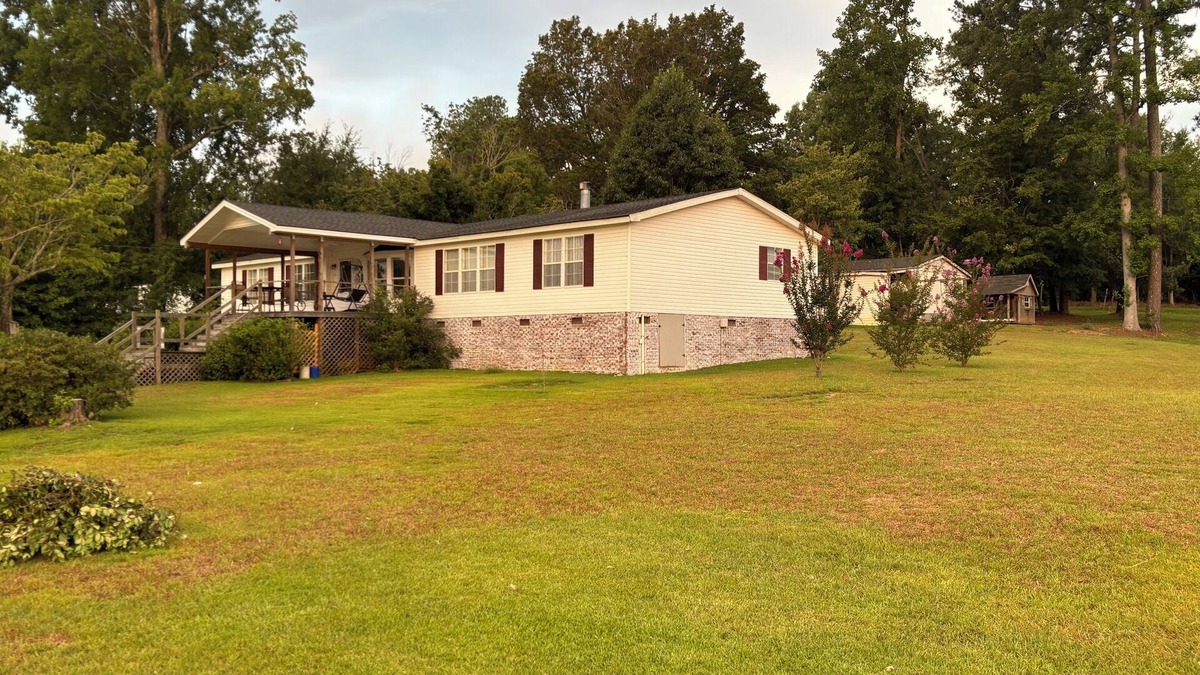 Cross Hill House | Lake House