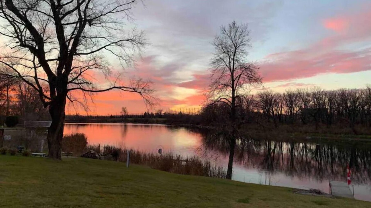 Killarney House | Lake House with a Beautiful Waterfront View