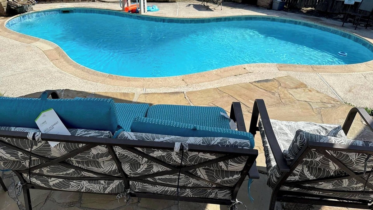 Garland House | Lake house with a private pool near Lake Ray Hubbard and Downtown Dallas