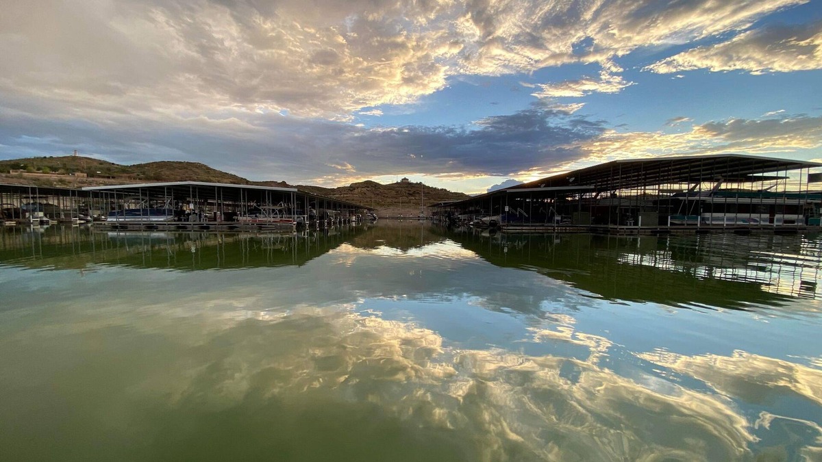 Elephant Butte House | Lake House with Ping Pong & Pool Table, sleeps 16, 1.5 bath with full kitchen