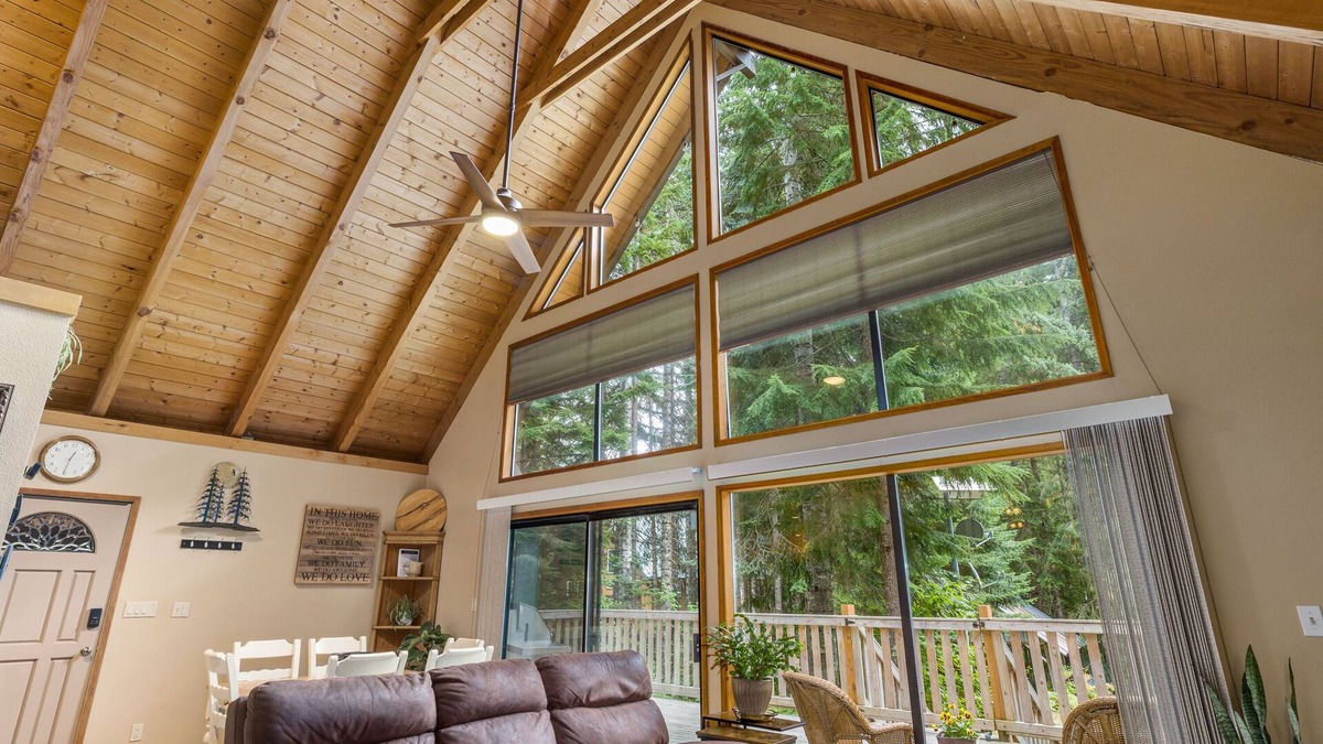 Easton Cabin | Lake Kachess area family cabin, pet friendly, beautiful views.