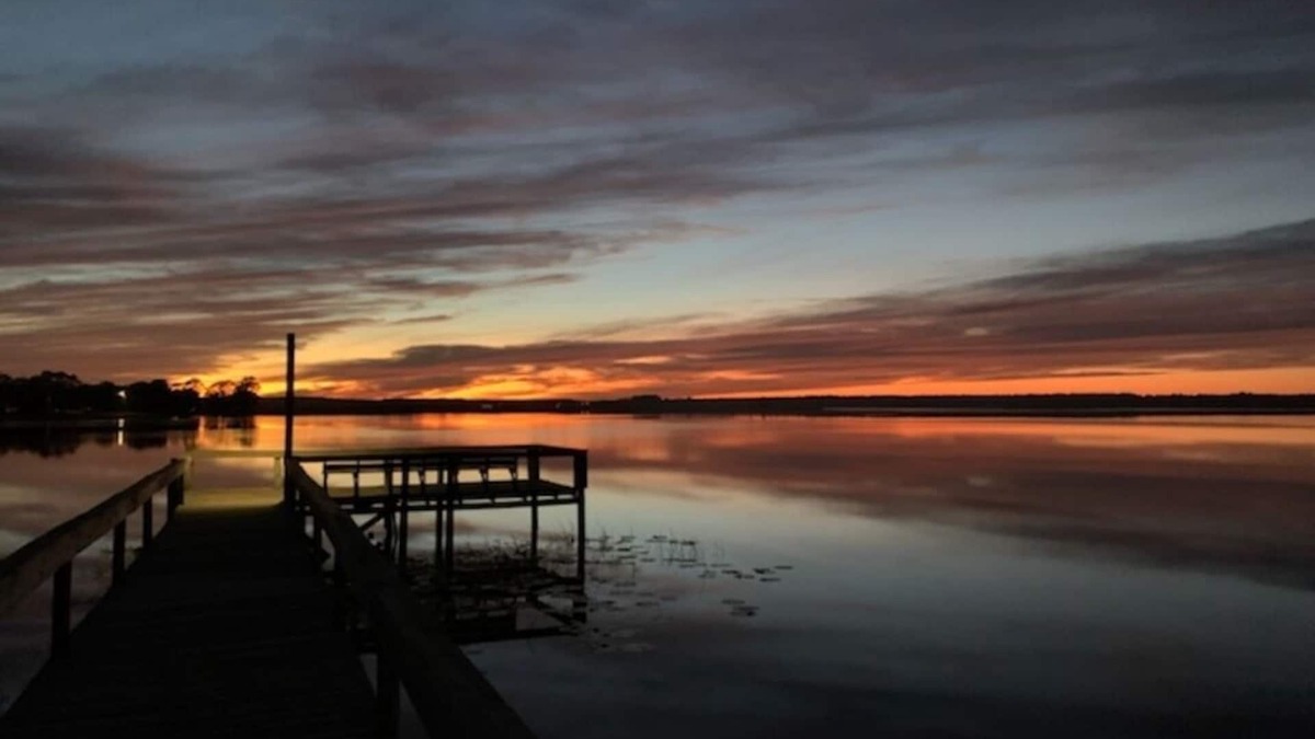 Salt Springs Cabin | Lake Kerr Cabin in Salt Springs W/golf cart and water sports equipment.