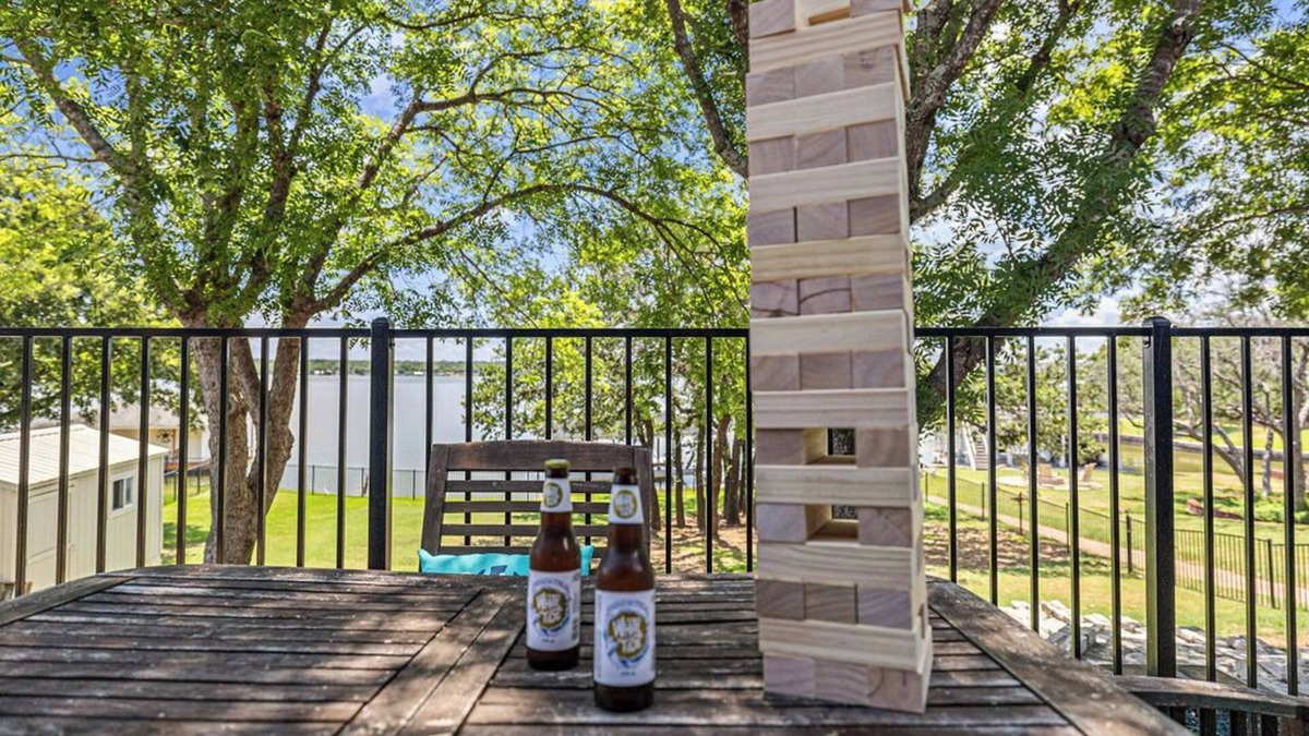 Granbury House | Lake Life Beautiful Home for the Fam!