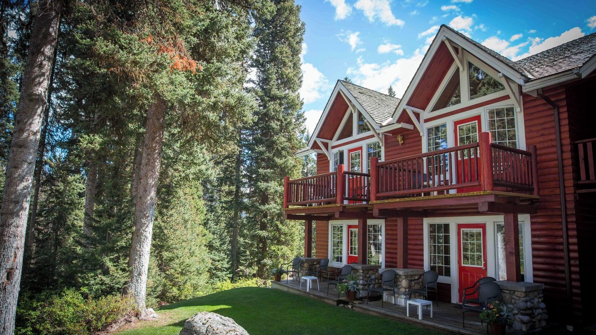 Lake Louise Cabin | Lake Louise 2-Bedroom Suite | Deck & Views