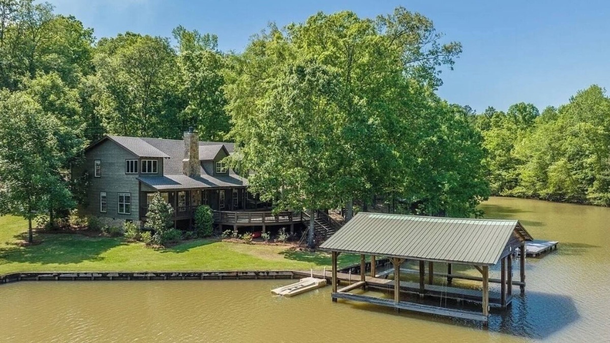 Dadeville House | Lake Martin, ALn43 min to Auburn University & Jordan-Hare Stadium