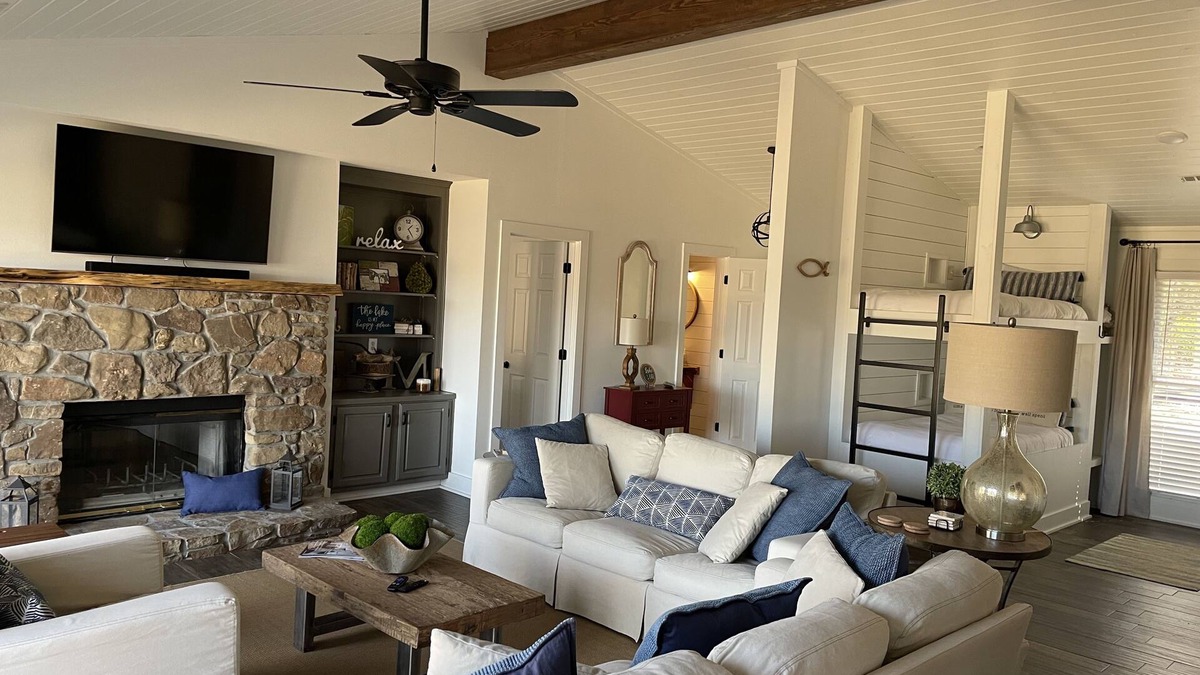 Dadeville House | Lake Martin Home -Close to Auburn University