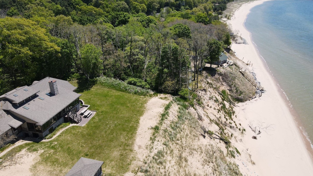 Montague Cottage | Lake Michigan Private Beachfront Midterm Rental