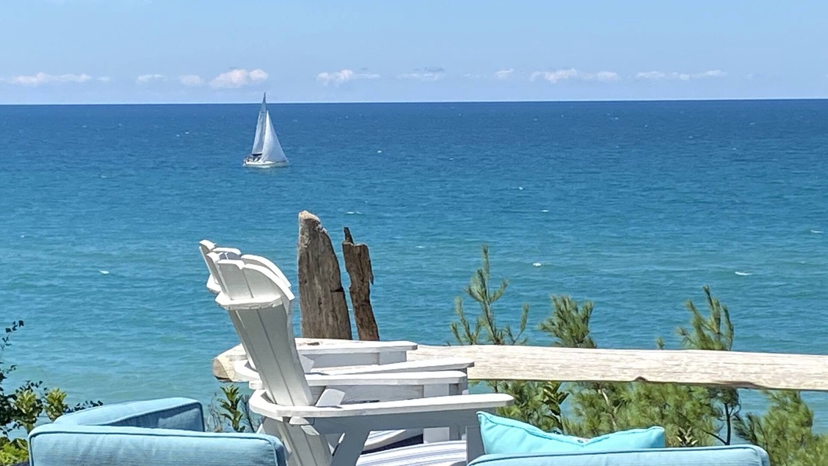 Manistee House | Lake Michigan summer fun home!