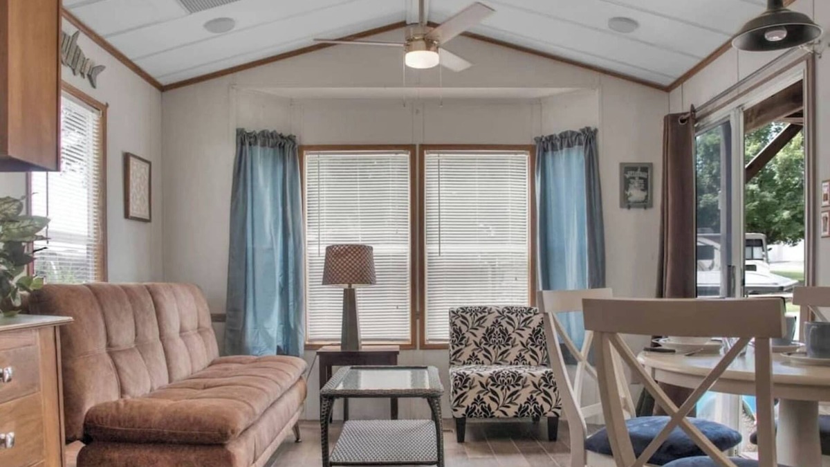 Bloomington House | Lake Monroe's Cozy Villa