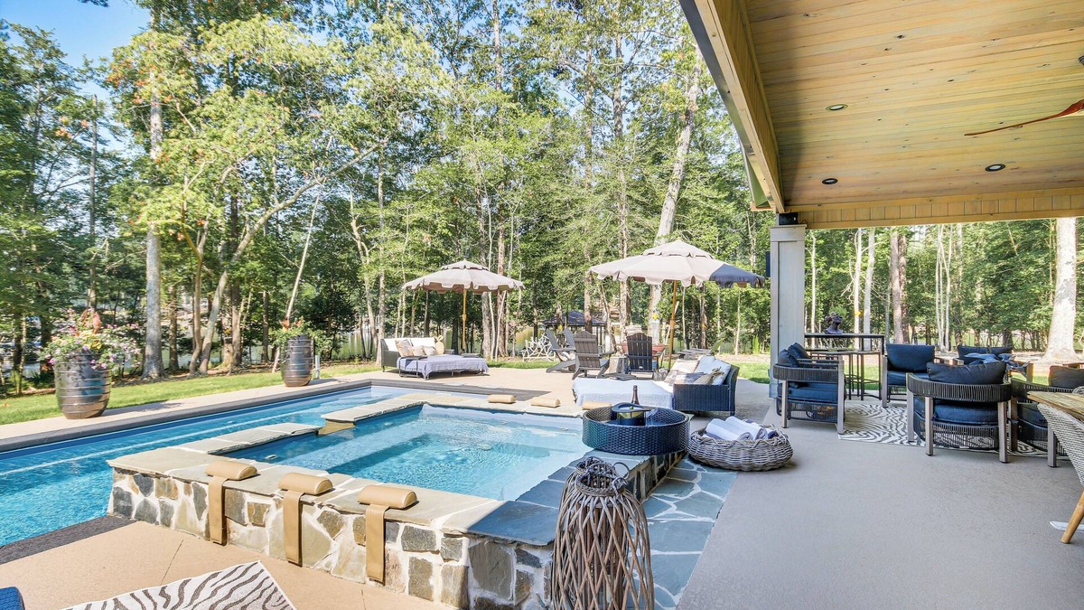 Prosperity Apartment | Lake Murray Studio w/Pool & Hot Tub in Prosperity