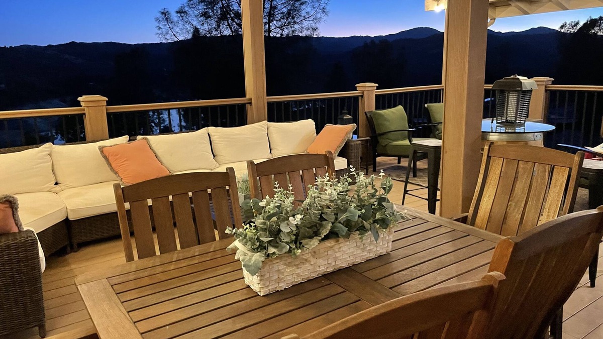 Oak Shores House | Lake Naci Rendezvous with Lake Views