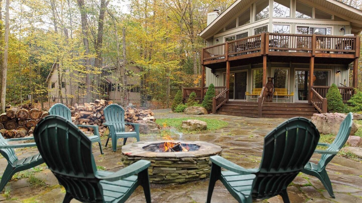 Pocono Pines Cabin | Lake Naomi Chalet - 2hrs from NYC