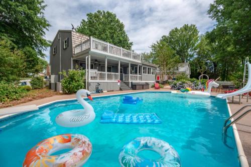 Mount Mourne House | Lake Norman Access, Pool, Hot tub, Epic Game room