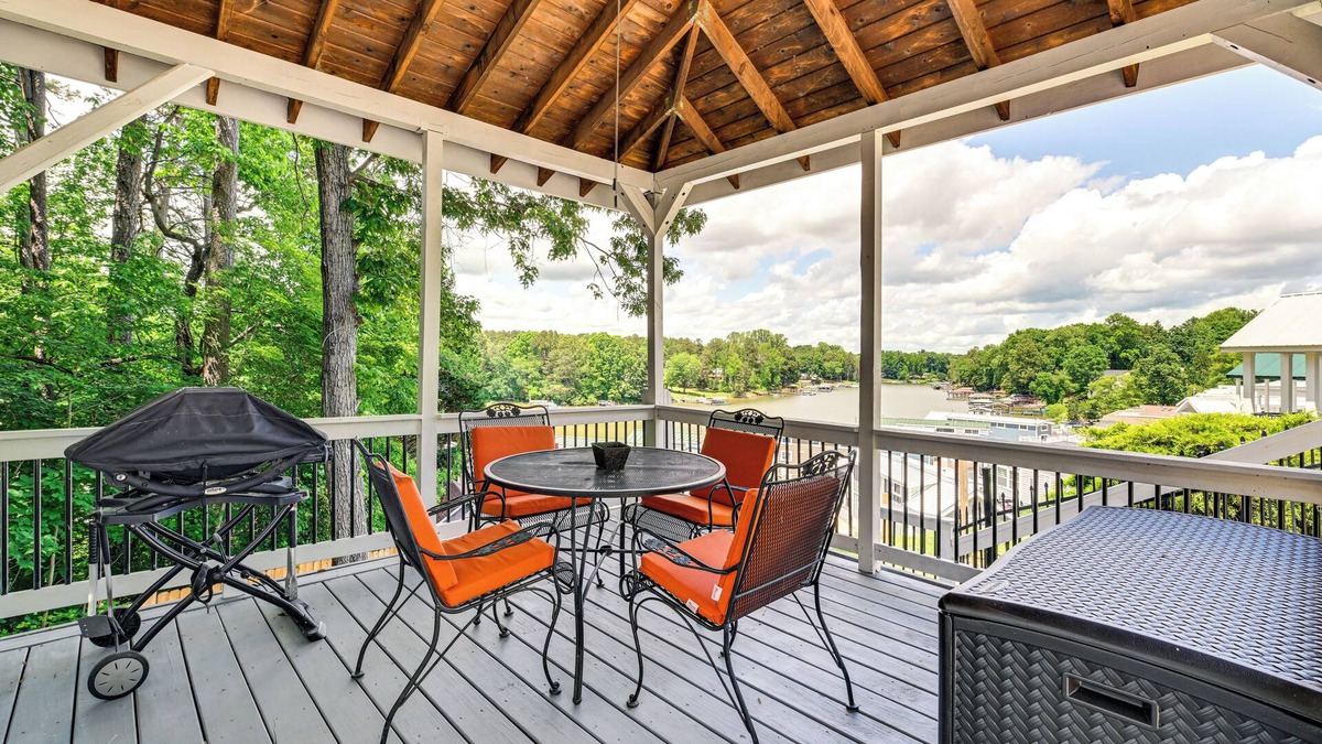 Sherrills Ford Cabin | Lake Norman Cabin w/Pool Access & Deck