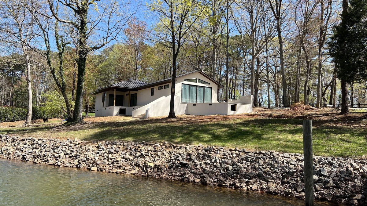 Mayhew Cottage | Lake Norman Cottage with stunning views of the sunset in a quiet cove