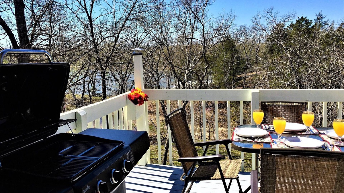 SaddleBrook House | Lake of the Ozarks Lake Front, 3 mi to Truman Lake, Three Bedrm Lake Home.