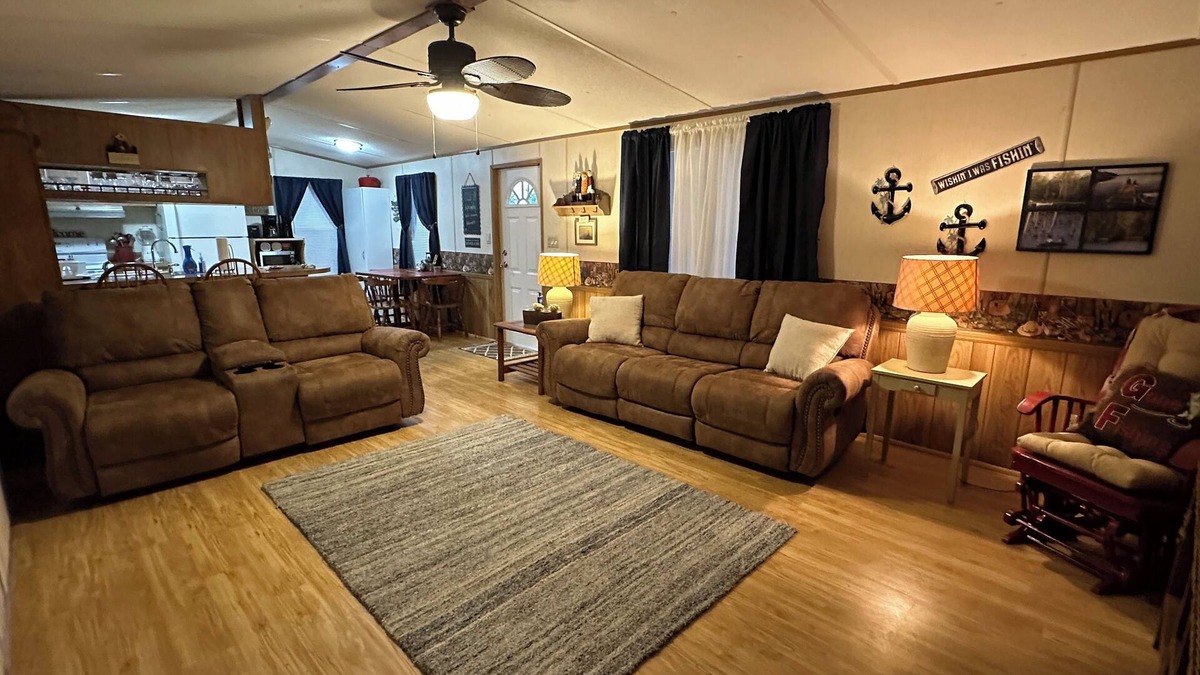 Moore Haven House | Lake Okeechobee HydeawaynPlenty of room for your boat as well!