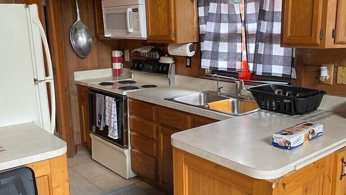 Okeechobee Cabin | Lake Okeechobee Waterview Cabin with dock!
