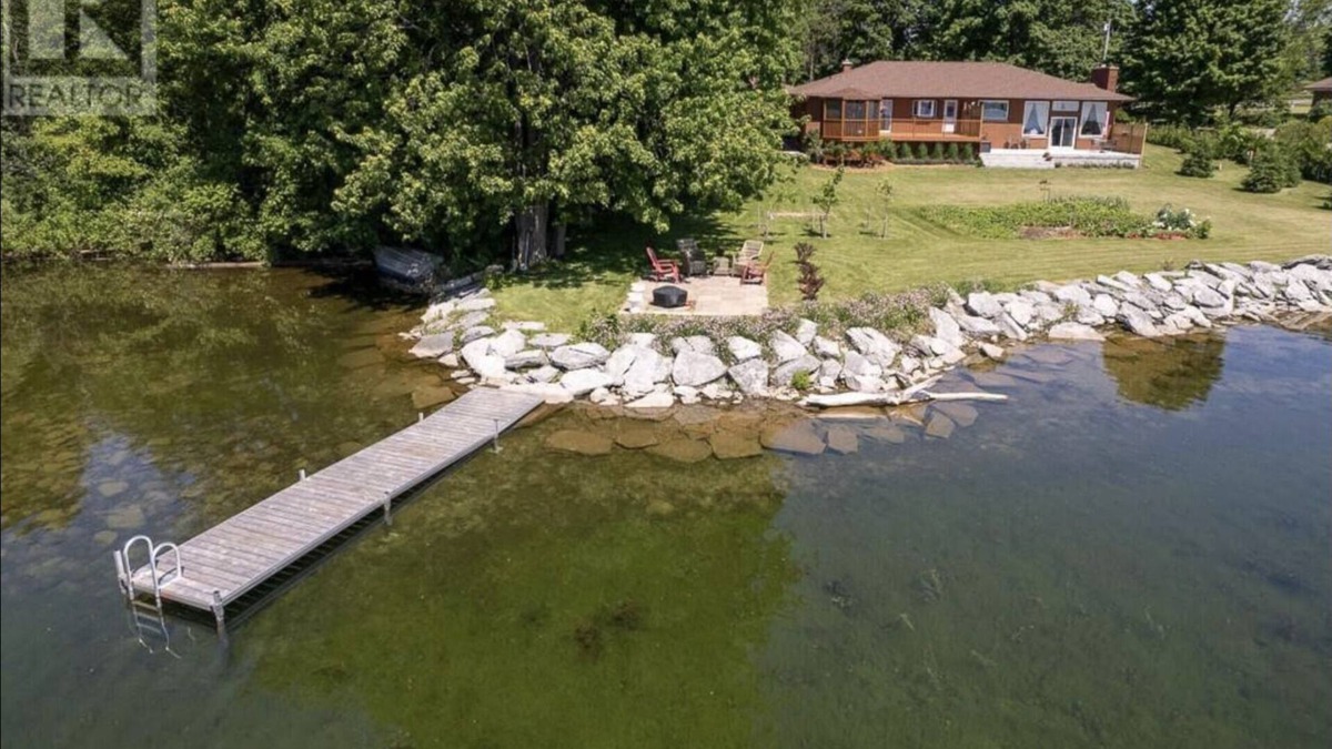 Prince Edward Cottage | Lake On The Mountain Paradise