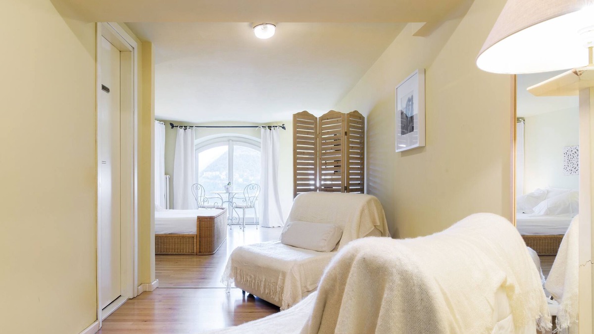Como Apartment | Lake Panorama