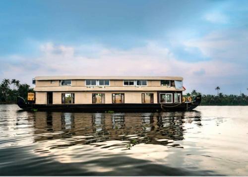 Aryad South Resort | Lake Paradise Hoseboat