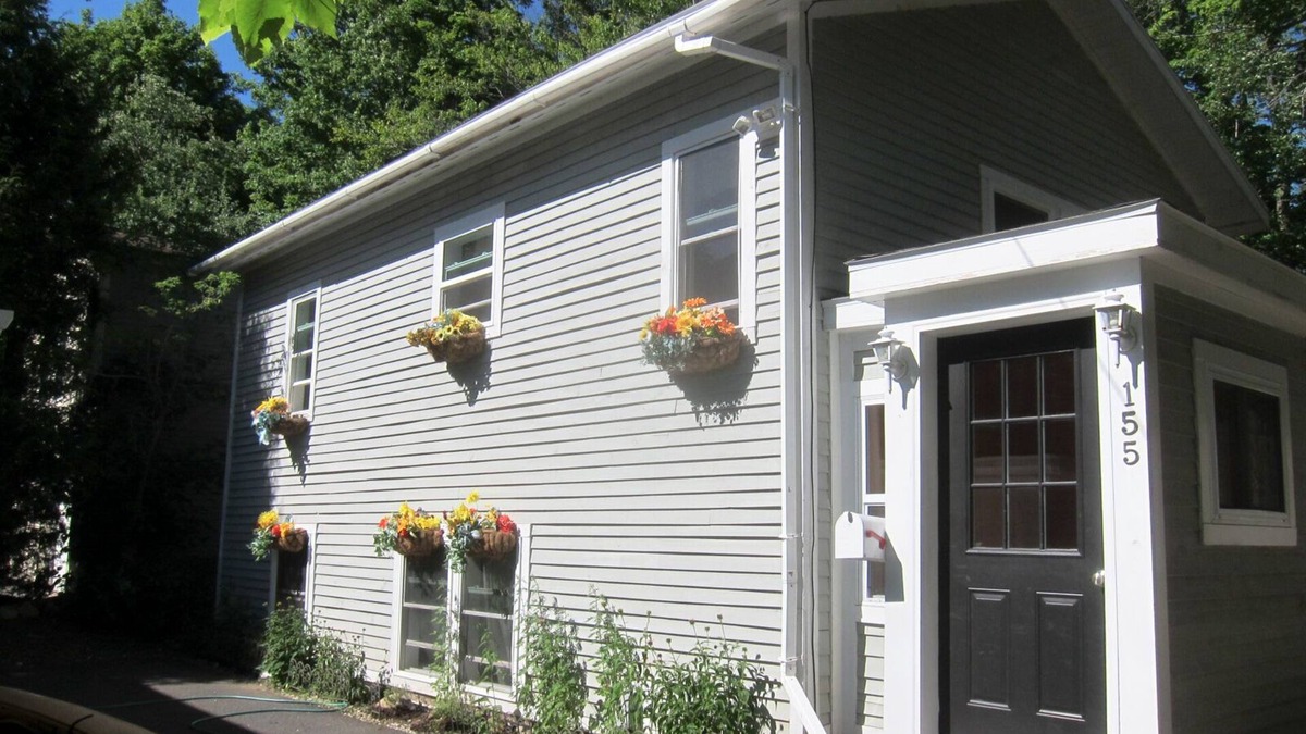 Lake Placid Cottage | Lake Placid Village Cottage in Fall