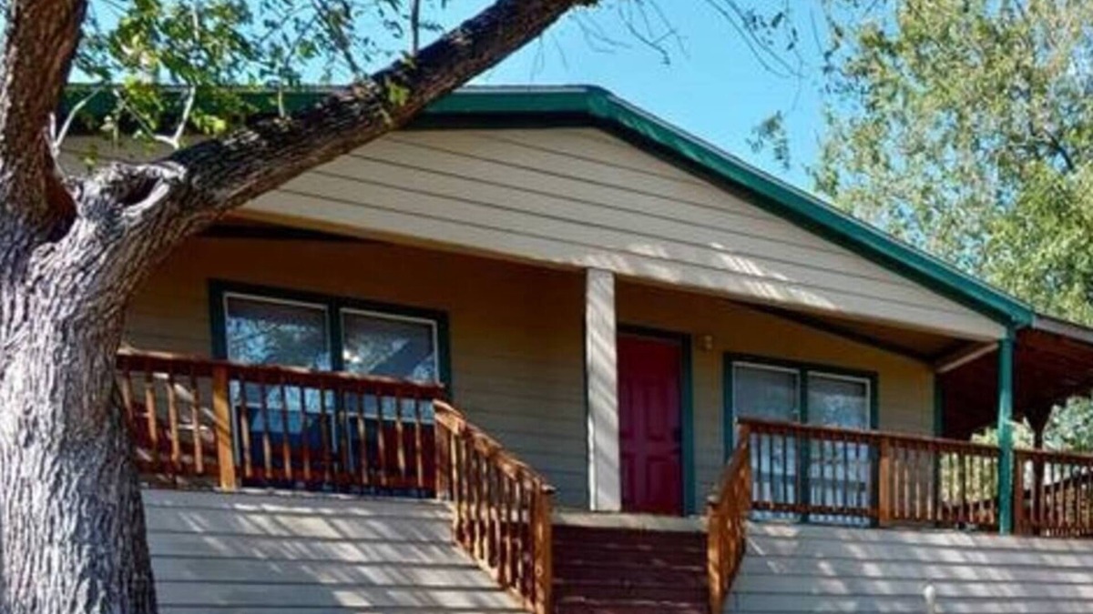 Seguin House | Lake Placid Waterfront/Sleeps 10