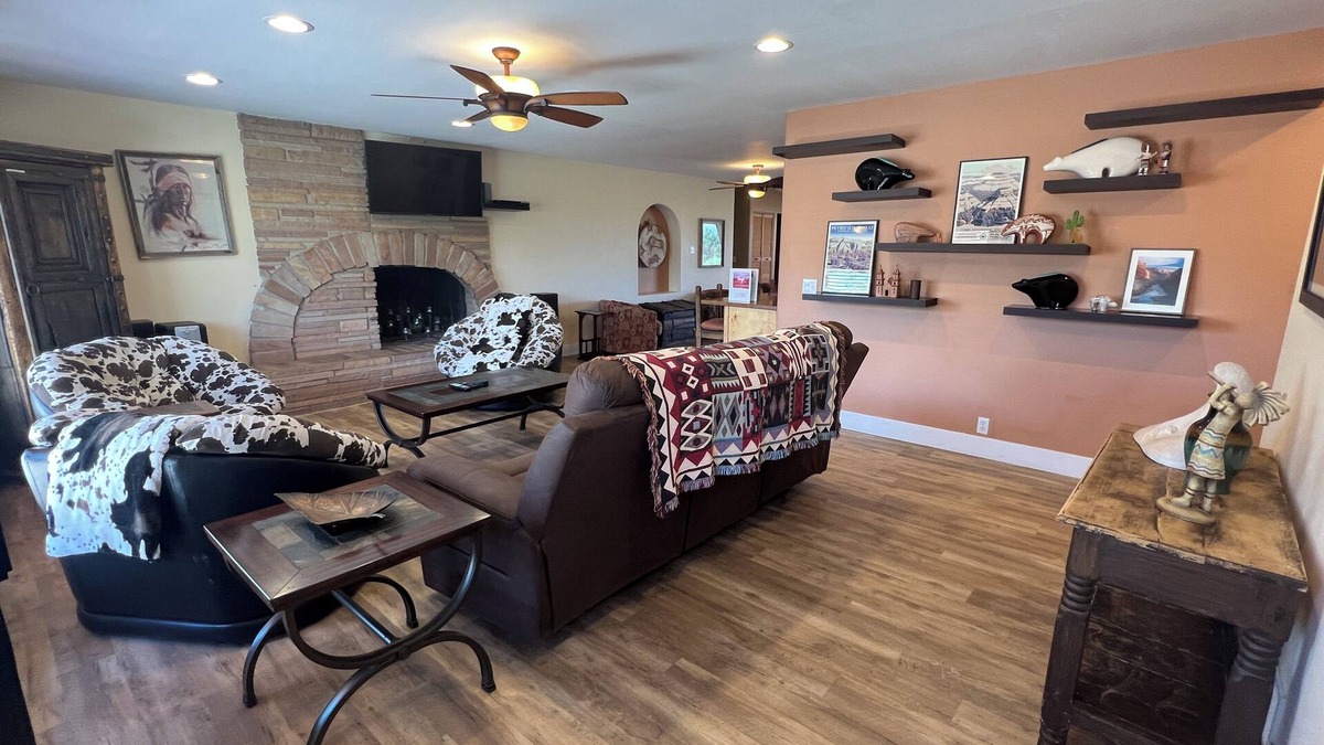 Page House | Lake Powell, Vermillion Cliffs & Golf Course VIEWS - Oh My!