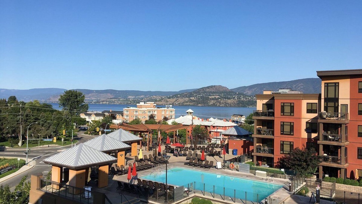 South Pandosy Condo | 💫 Lake Resort upgraded spacious dream vacation home with GYM near beach