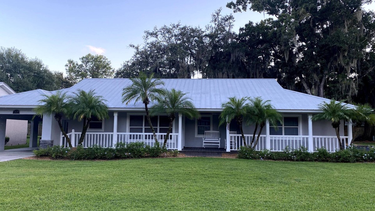 Sebring House | Lake Retreat in Downtown Sebring 2/1 house with lake access on a secluded street