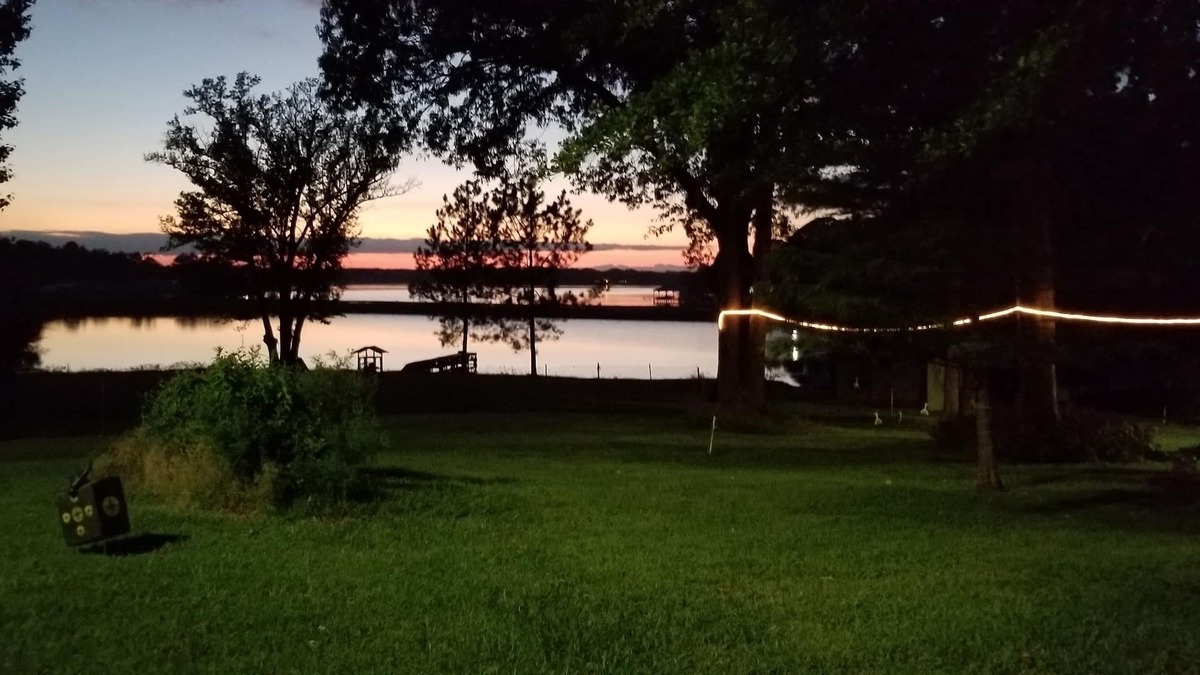 Mineola House | Lake Retreat on Lake Holbrook